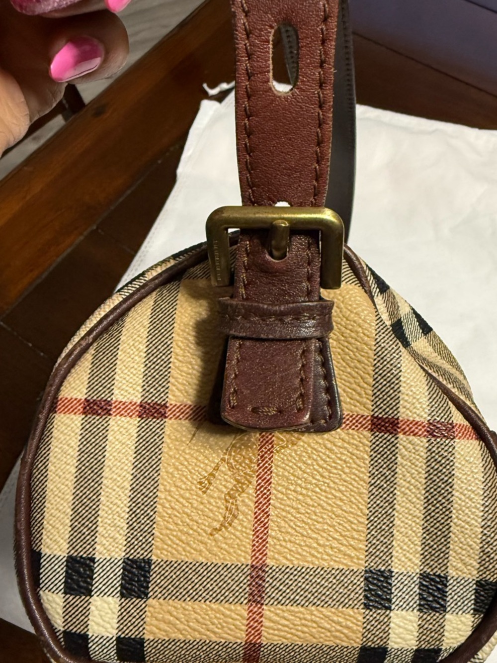 ✨👜SOLD👜🍾✨Auth. Vintage Burberry London Nova Check Barrel Baguette Bag Plaid Tan - Picture 10 of 10